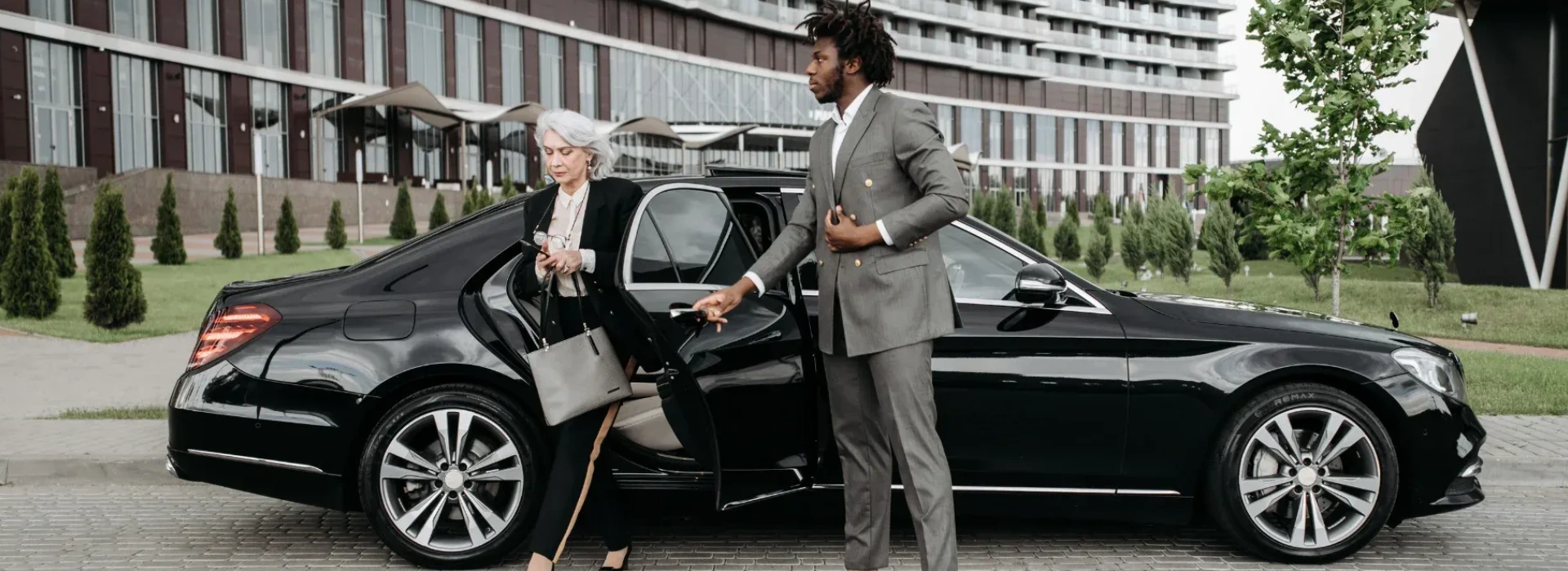 Corporate Limo Service Portland | Business-Class Car Service